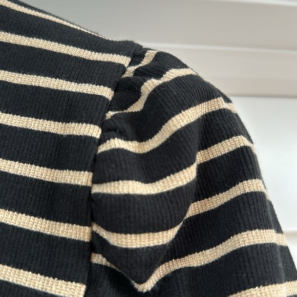 J Crew Factory gold and black turtleneck. Size M. NWT - Picture 5 of 5